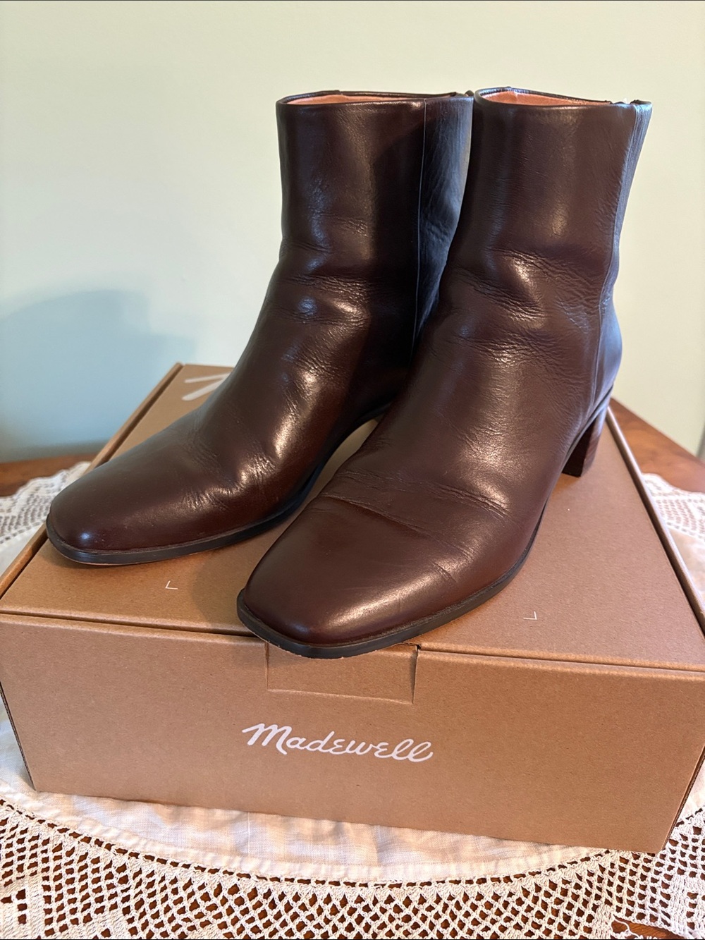Madewell Essex Square Toe Crinkle Patent Ankle Boot, Chocolate Raisin 7.5